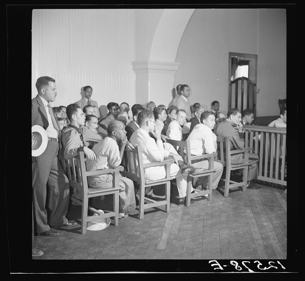 Audience during the trial of the Nationalists. Ponce, Puerto Rico. Sourced from the Library of Congress.