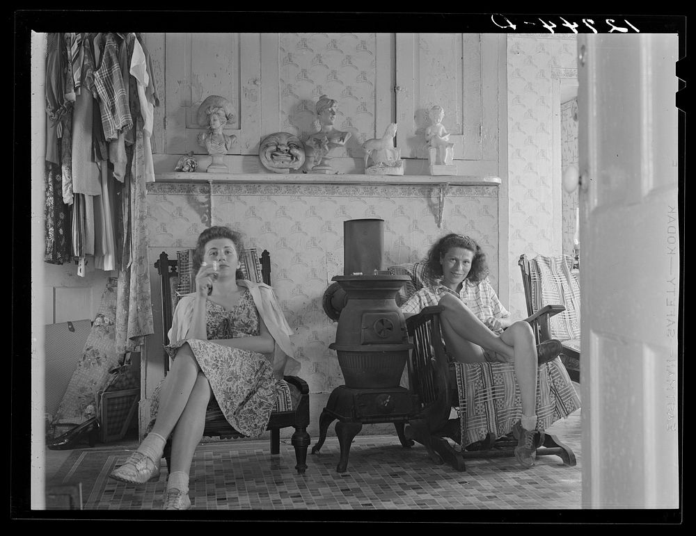 Tourist house, Truro. Tourist at home, Truro, Massachusetts. Sourced from the Library of Congress.