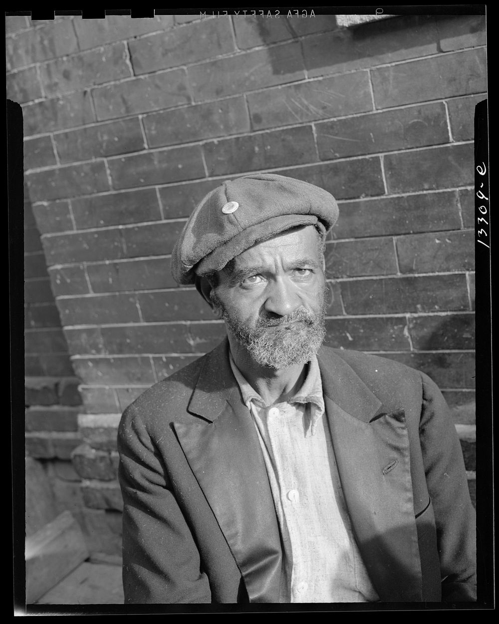 Washington, D.C. An old peanut vendor on Seaton Road. Sourced from the Library of Congress.