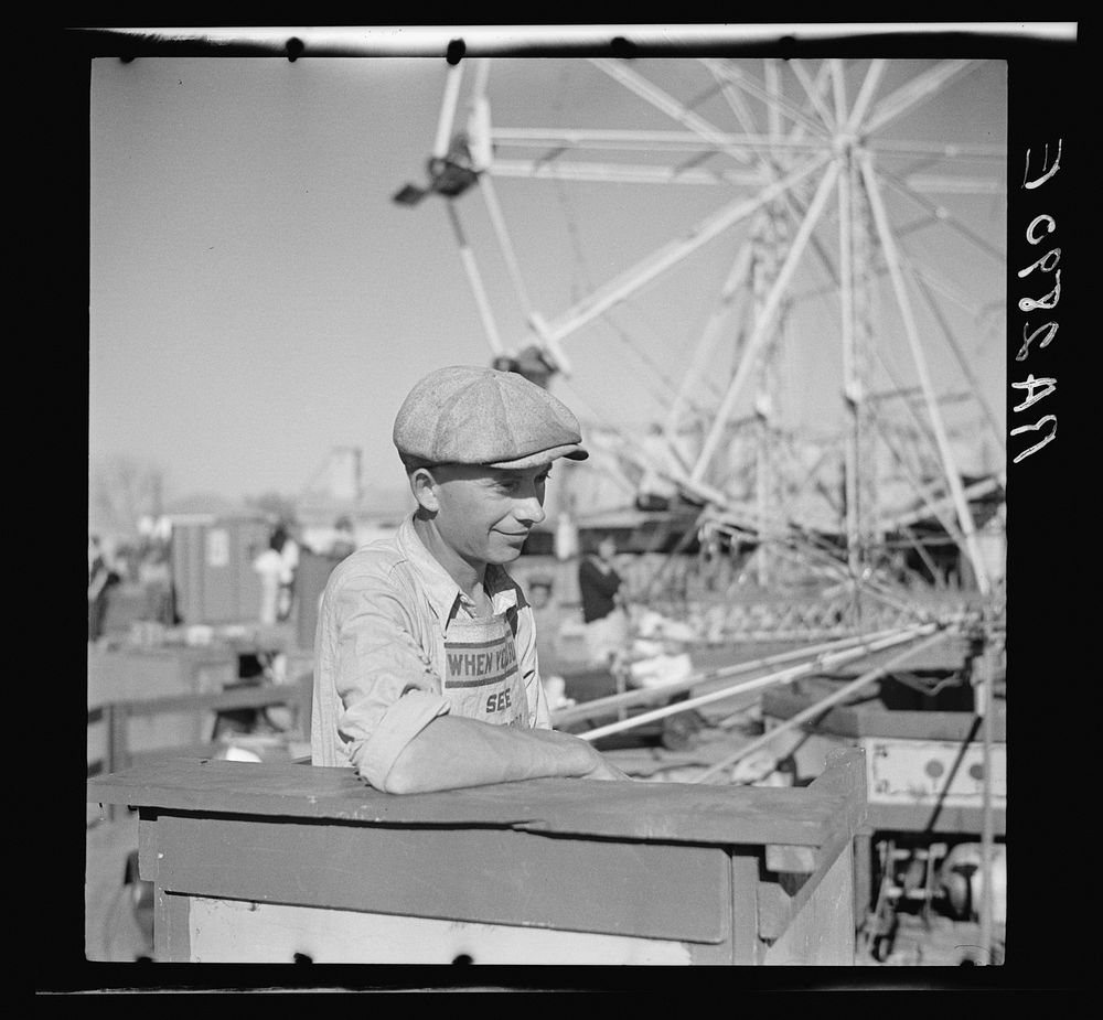 [Untitled photo, possibly related to: Carnival and circus. Roswell, New Mexico]. Sourced from the Library of Congress.