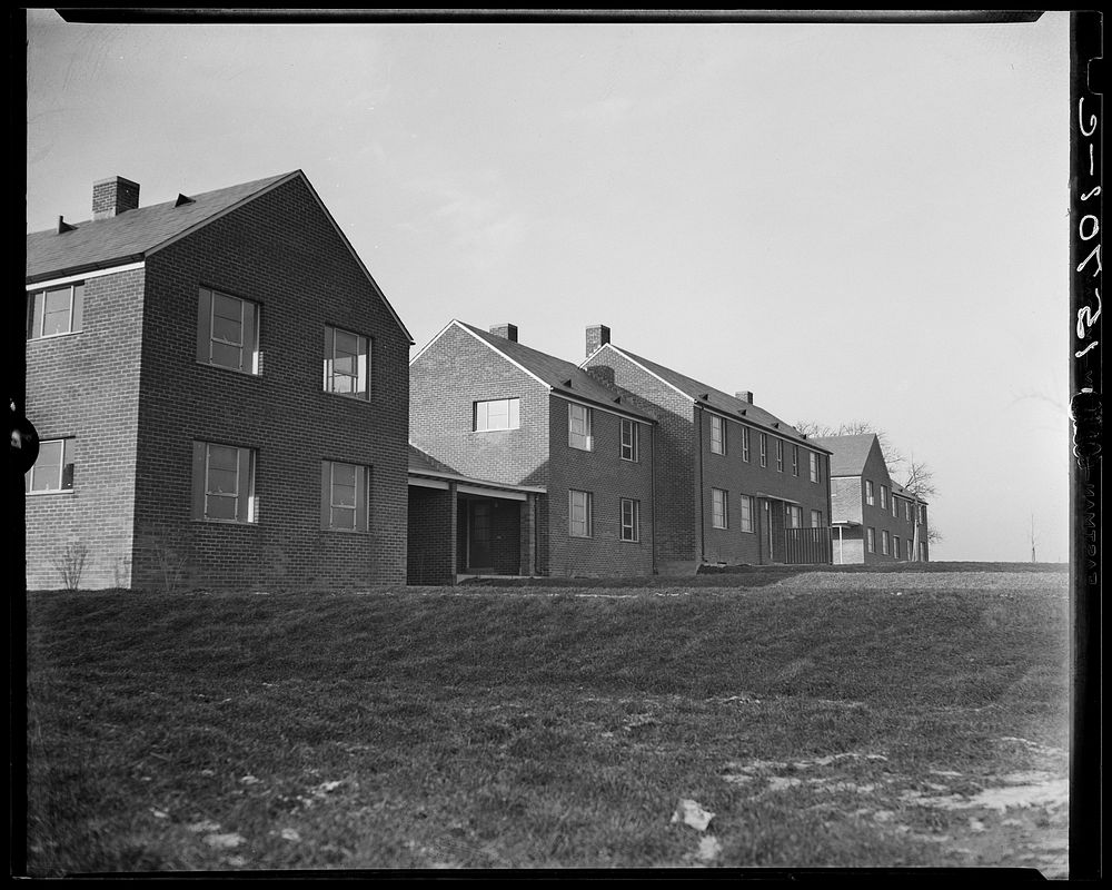 Brick veneer houses. Greenhills, Ohio. Sourced from the Library of Congress.