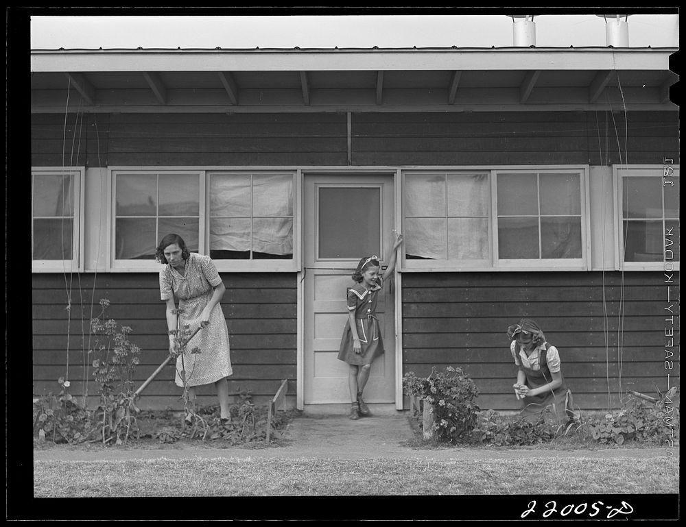 Weslaco, Texas. FSA (Farm Security Administration) camp. Garden in front of shelter. Sourced from the Library of Congress.