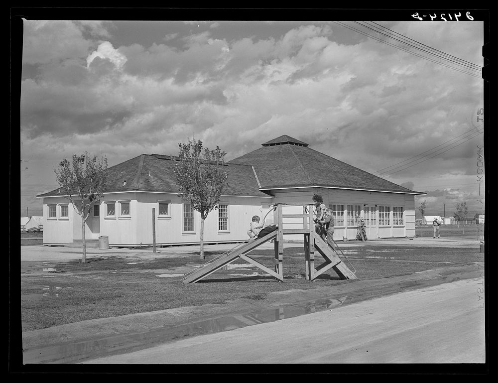 School. Shafter migrant camp. Shafter, California. Sourced from the Library of Congress.