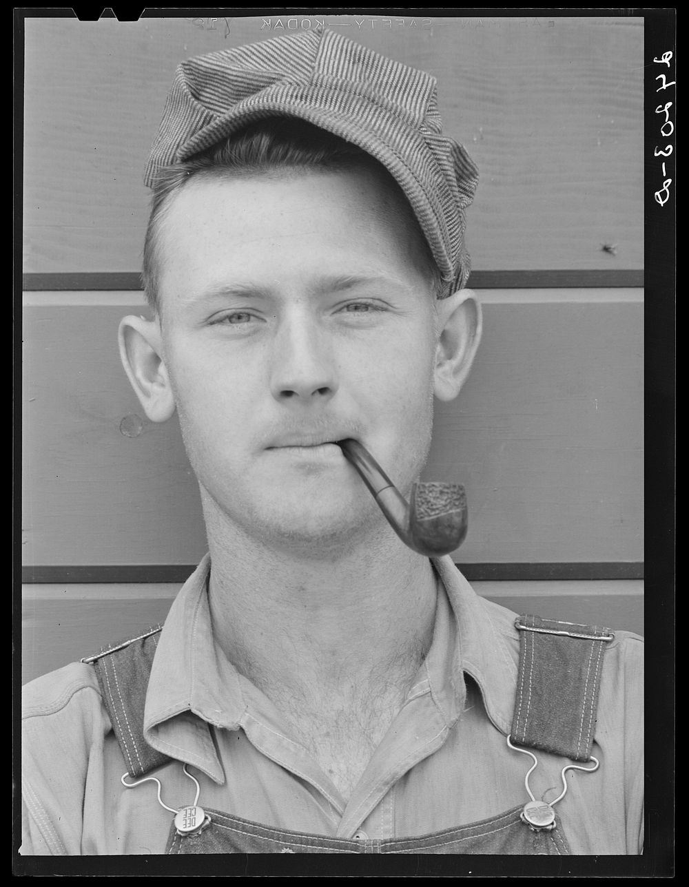 Migrant field worker. Tulare migrant camp. Visalia, California. Sourced from the Library of Congress.