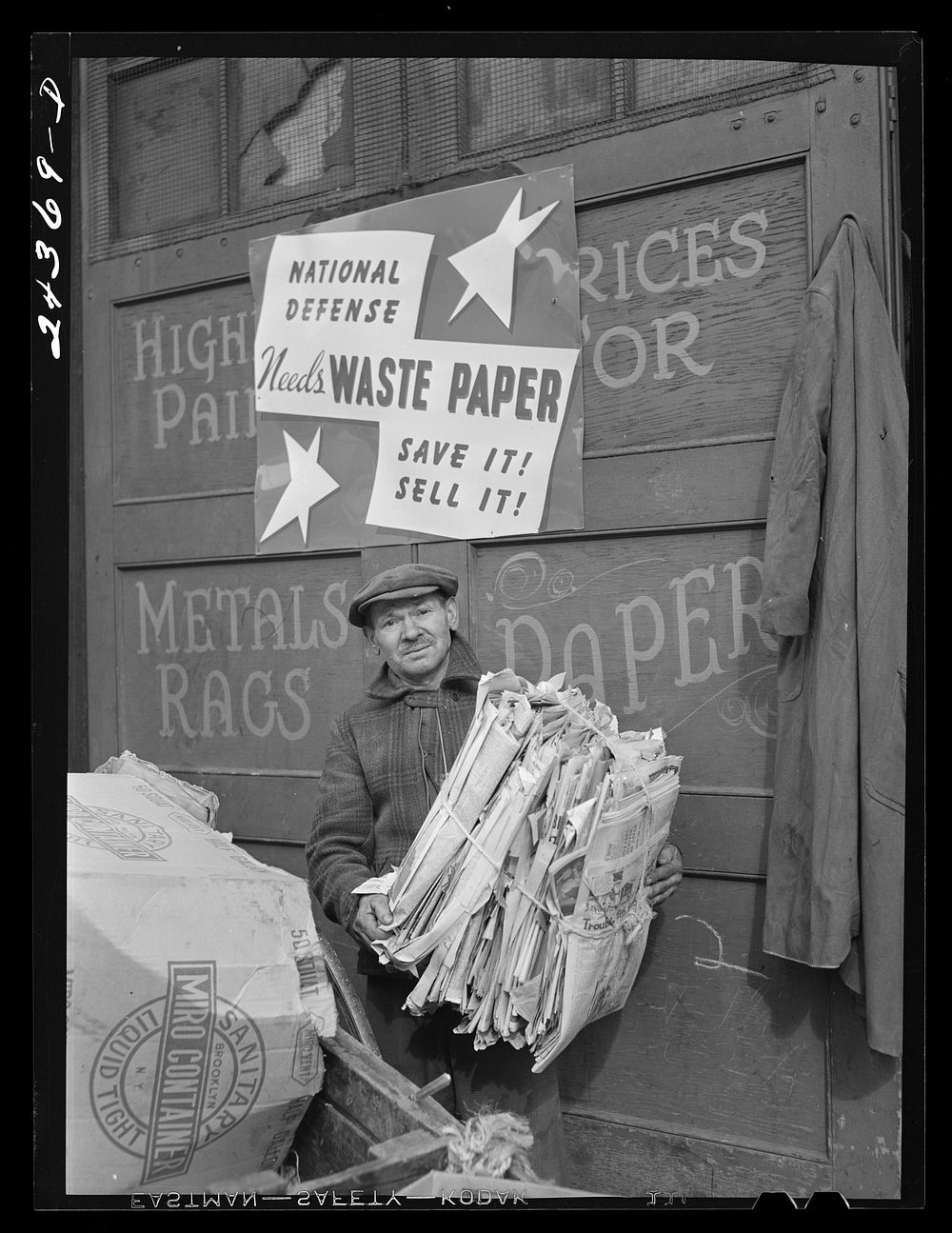 Junk man. New York City. Sourced from the Library of Congress.
