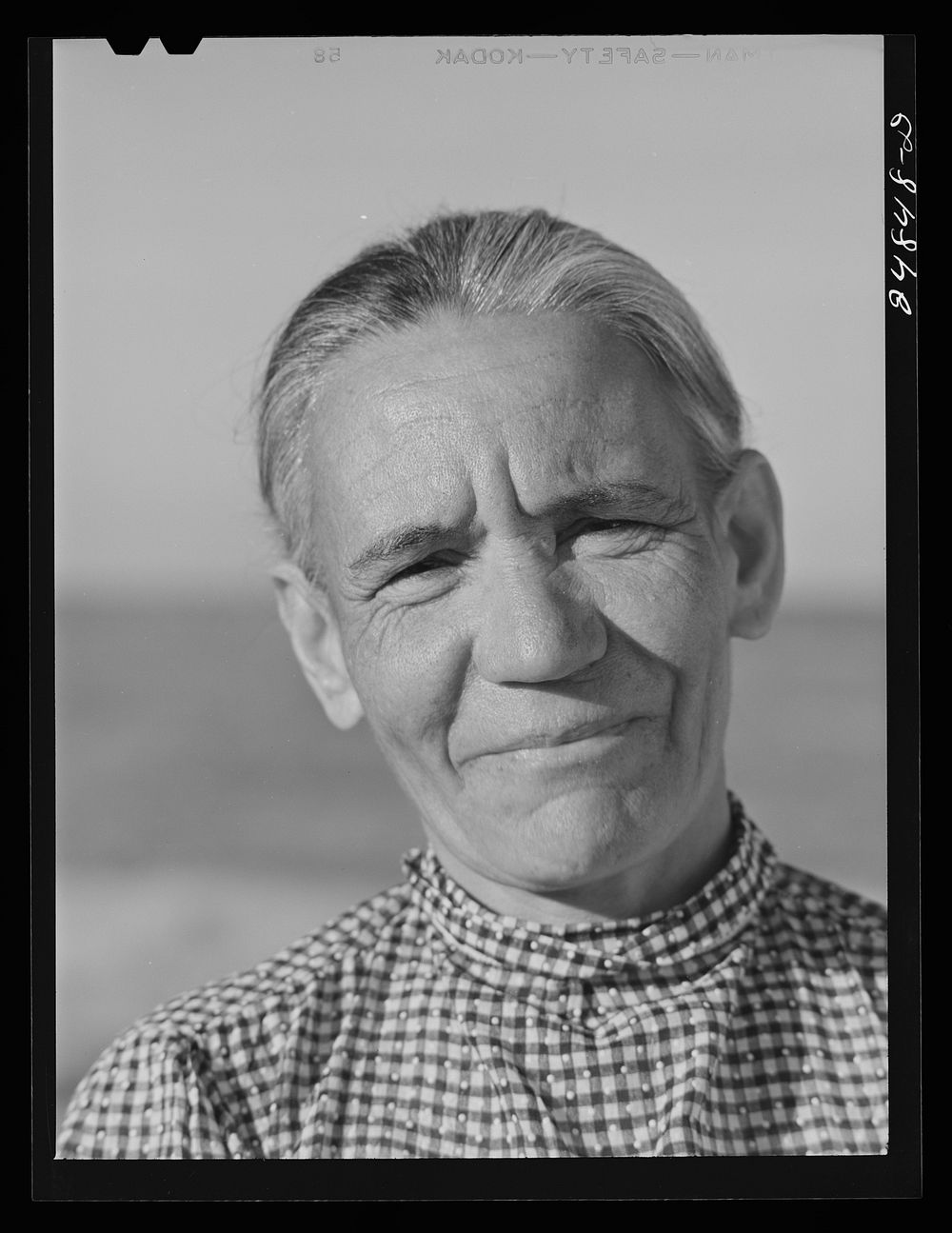 Migratory worker's wife. Robstown camp, Texas. Sourced from the Library of Congress.