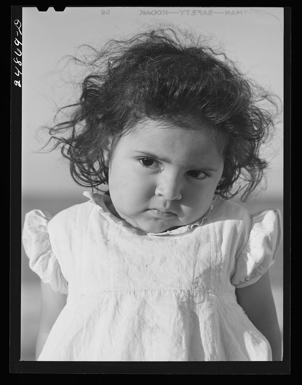 Migratory worker's child. Robstown camp, Texas. Sourced from the Library of Congress.