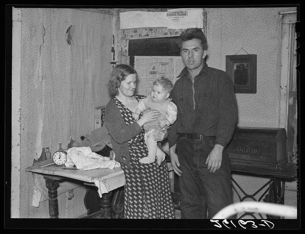 George Deacon and family. Oswego County, New York. Sourced from the Library of Congress.
