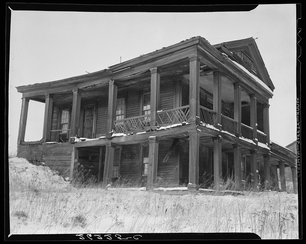 House in disrepair. Abandoned farm community. Dalton, New York. Allegany County. Sourced from the Library of Congress.