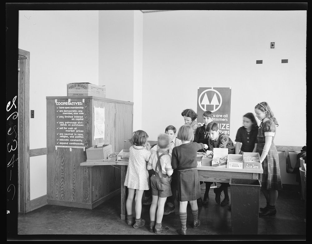 Junior cooperative store at Greenbelt, Maryland. Sourced from the Library of Congress.