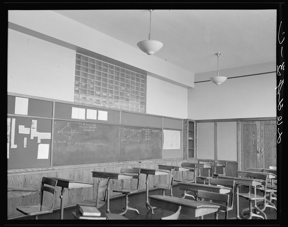 Classroom at Greenbelt, Maryland, school. Sourced from the Library of Congress.