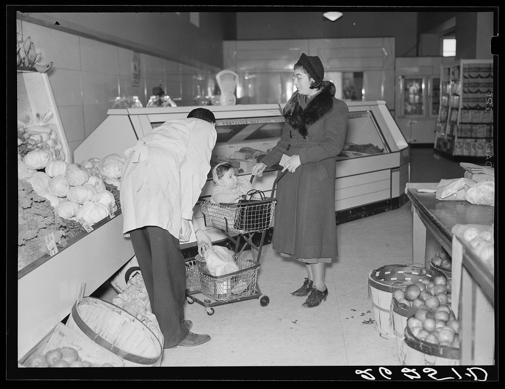 Greenbelt cooperative store. Greenbelt, Maryland. Sourced from the Library of Congress.