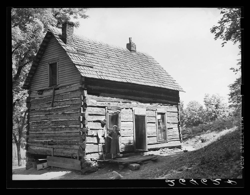 Home of Ross Lundy who will be resettled at Wabash Farms. Martin County, Indiana. Sourced from the Library of Congress.