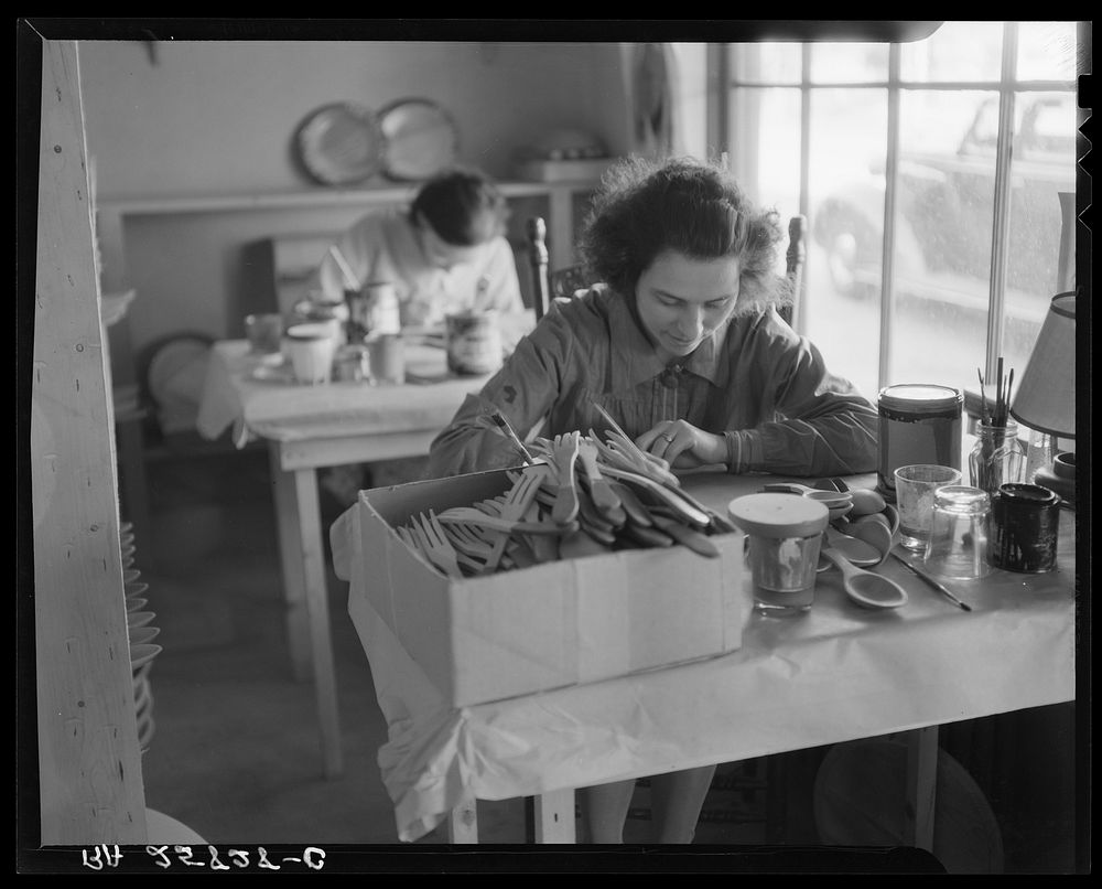 Painting woodenware. Stowe, Vermont. Sourced from the Library of Congress.