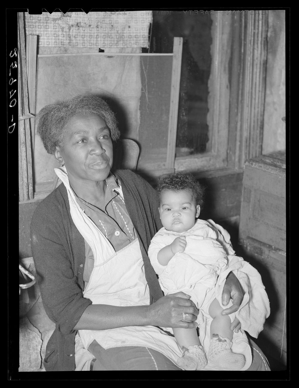  woman and baby. Washington, D.C.. Sourced from the Library of Congress.