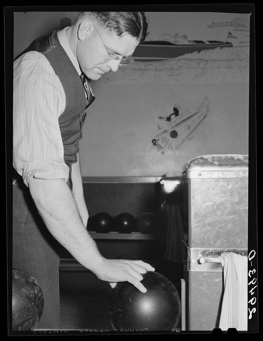 [Untitled photo, possibly related to: Bowling. Clinton, Indiana]. Sourced from the Library of Congress.
