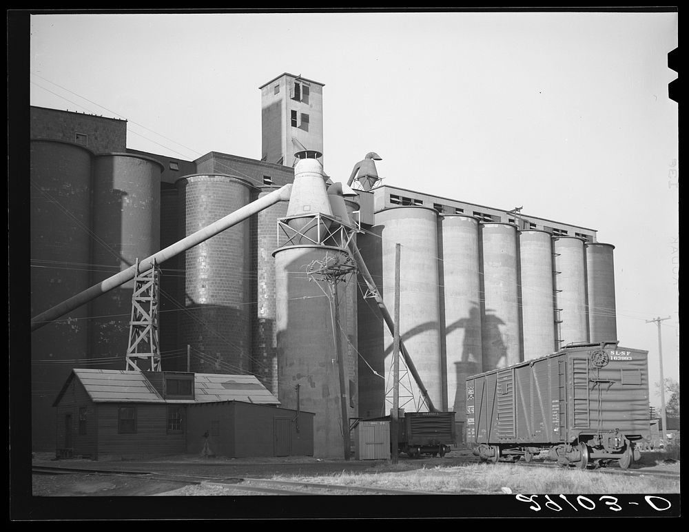 Grain elevator. Kansas City, Missouri. Sourced from the Library of Congress.