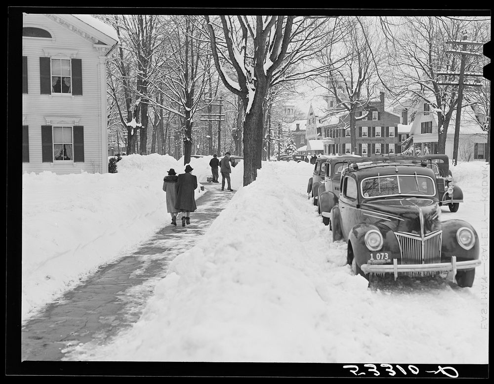 Street in Woodstock, Vermont, on town meeting day. Sourced from the Library of Congress.