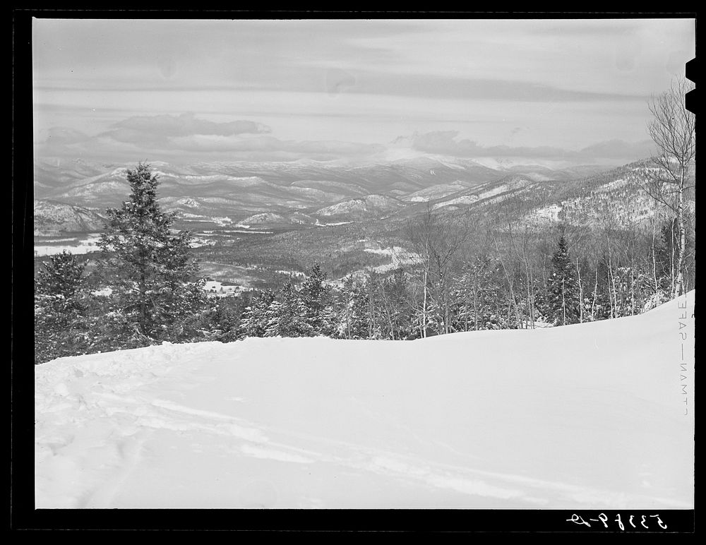 [Untitled photo, possibly related to: North Conway, New Hampshire, and Presidential Range of White Mountains in distance].…