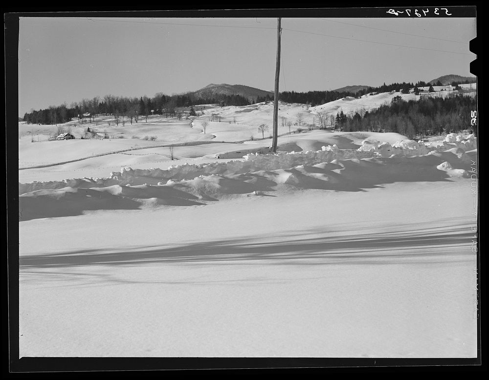 Country roads and farms near Stowe, Vermont. Sourced from the Library of Congress.