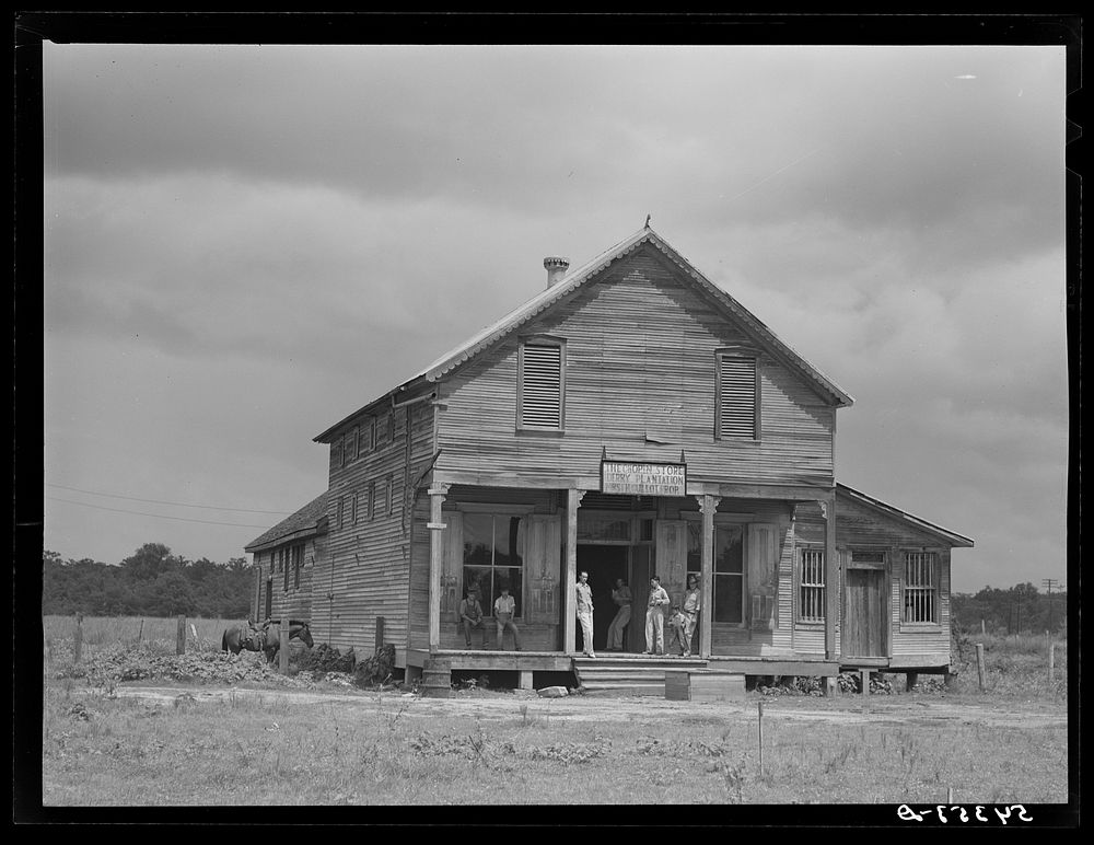 Melrose, Natchitoches Parish, Louisiana. Old cotton plantation store "Chopin Store." Perry Plantation. Sourced from the…