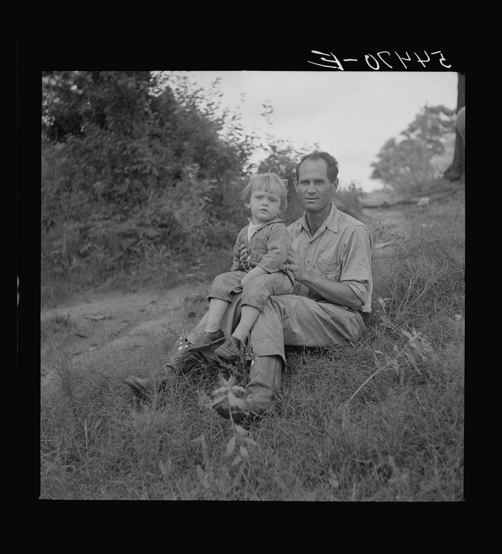 [Untitled photo, possibly related to: Farm family having fish fry along Cane River on Fourth of July. Near Natchitoches…