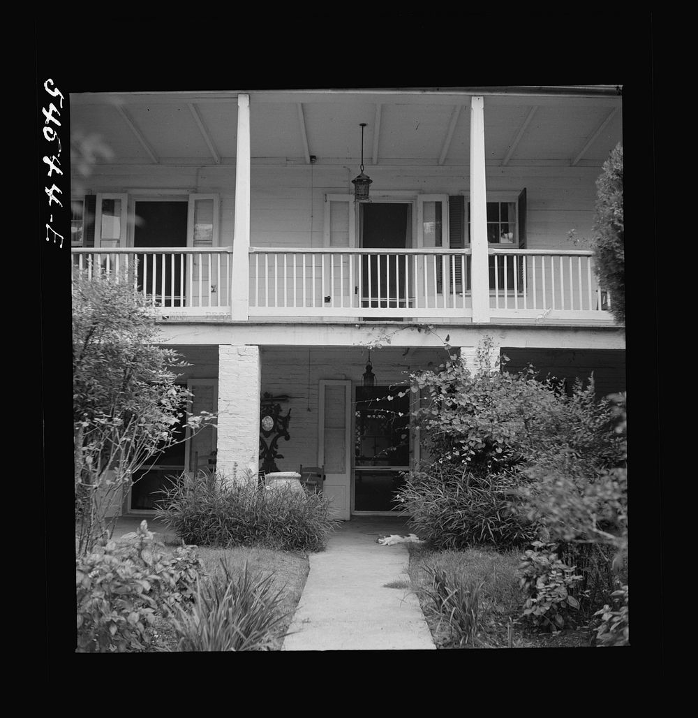 Melrose, Natchitoches Parish, Louisiana. Main house on the John Henry Cotton Plantation, which was built by mulattoes ..…
