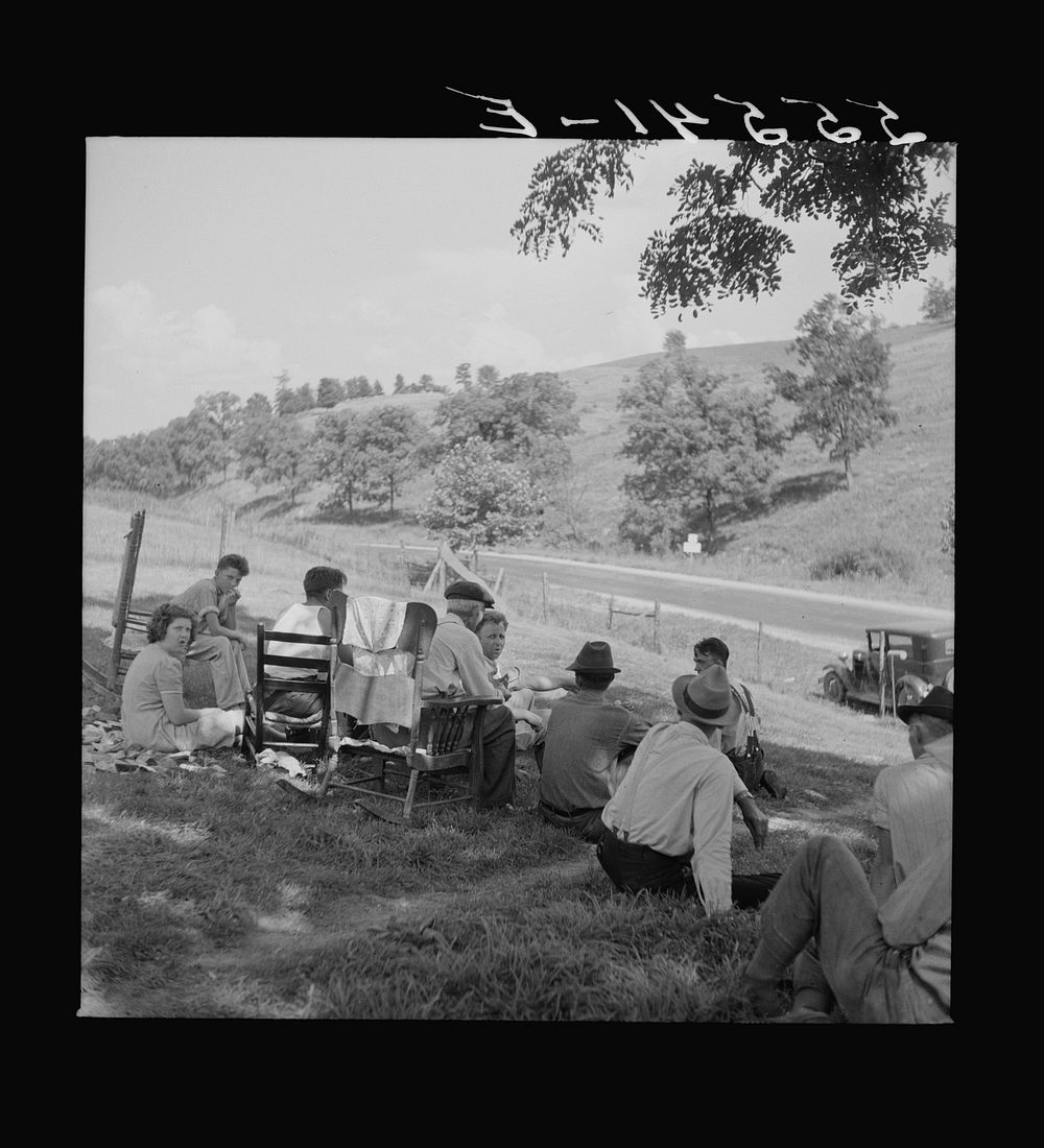Family reunion on front lawn on Sunday near Lawrenceburg, Kentucky. Sourced from the Library of Congress.