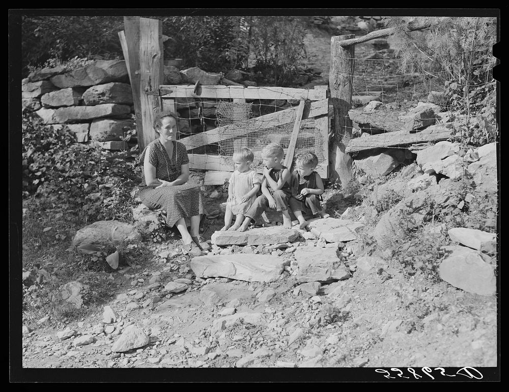 Mountain family and home up Stinking Creek on Pine Mountain, Kentucky. Sourced from the Library of Congress.
