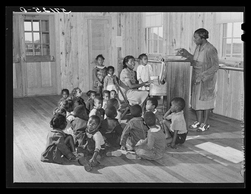 Singing and music for agricultural workers' children in new day nursery at Okeechobee migratory labor camp. Belle Glade…