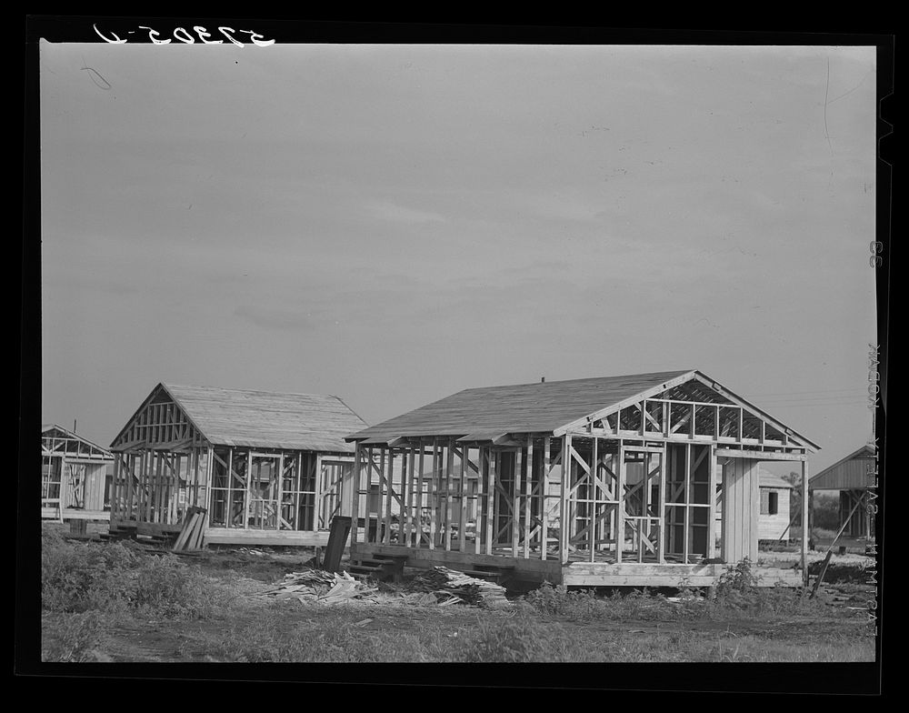 Migratory labor camp under construction. Pahokee, Florida. Sourced from the Library of Congress.