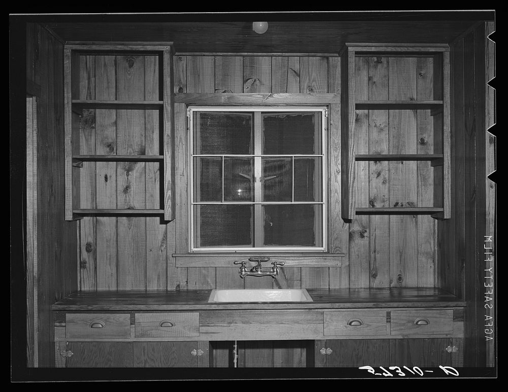 Interior of labor home in Osceola migratory labor camp. Belle Glade, Florida. Sourced from the Library of Congress.