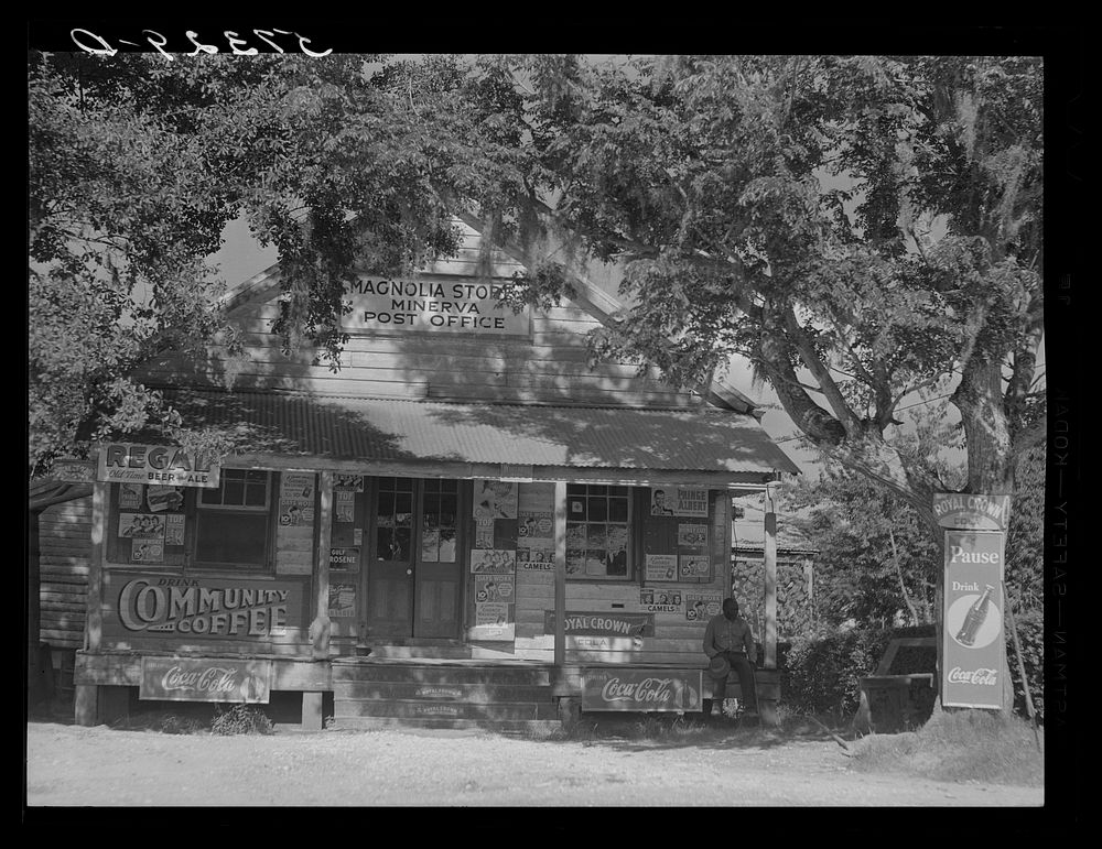 Store and post office near old sugar plantations. Minerva, Louisiana. Sourced from the Library of Congress.