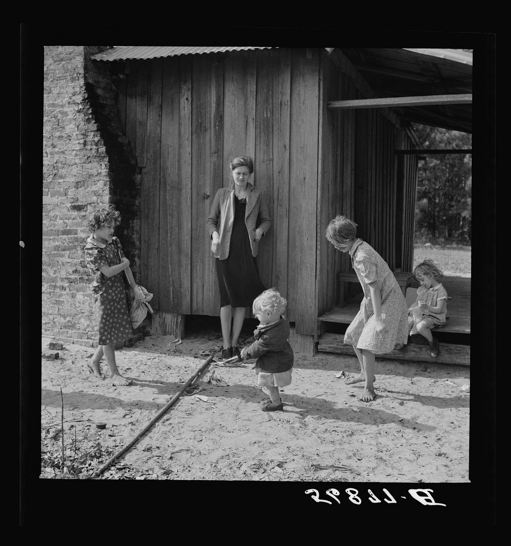 [Untitled photo, possibly related to: Child of construction worker who had been employed on Camp Blanding job. Starke…