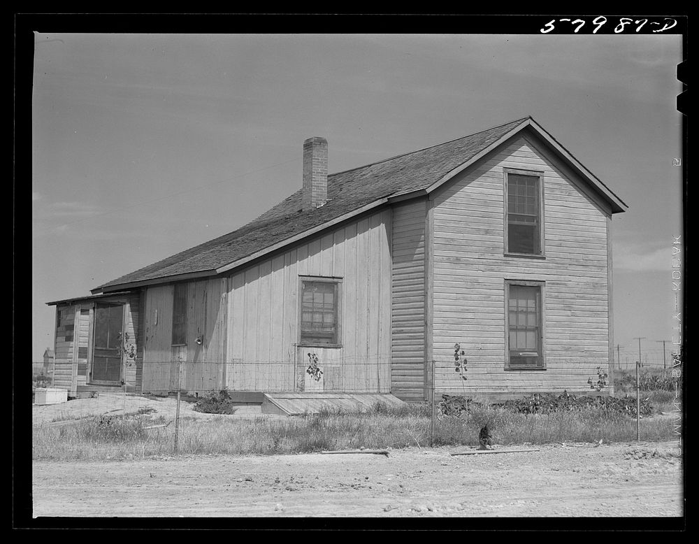 Home of FSA (Farm Security Administration) borrower. Laredo, Montana. Sourced from the Library of Congress.