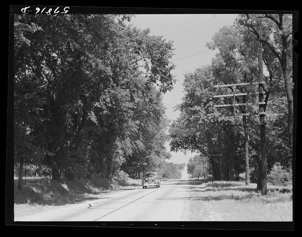 Highway just south of Madison, Wisconsin. Sourced from the Library of Congress.