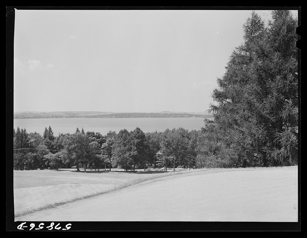 [Untitled photo, possibly related to: Playing golf on Madison, Wisconsin links]. Sourced from the Library of Congress.