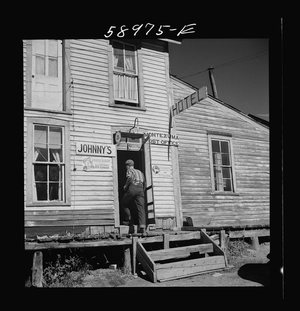 Johnny's Hotel and post office Free Photo rawpixel