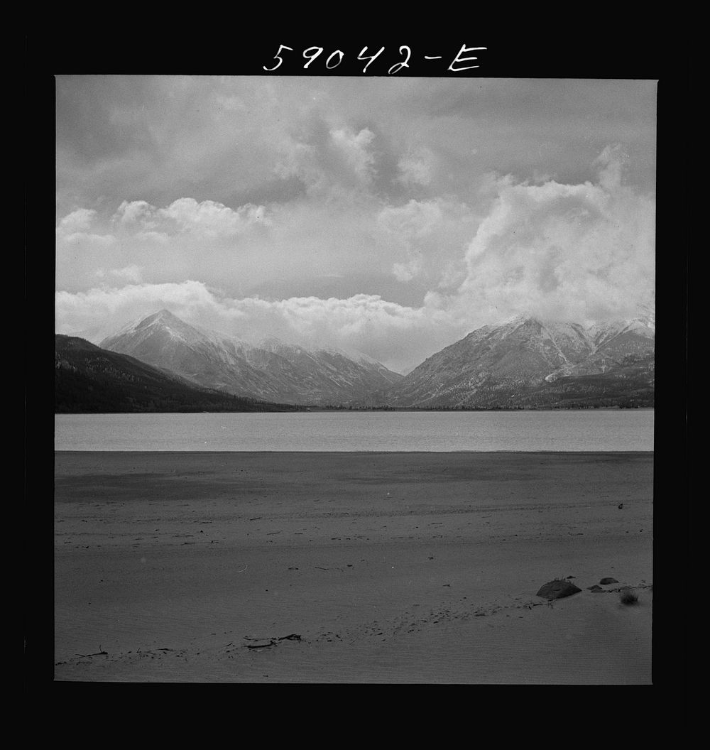 [Untitled photo, possibly related to: Mount Elbert and Mount Harvard after early fall blizzard near Granite, Colorado].…