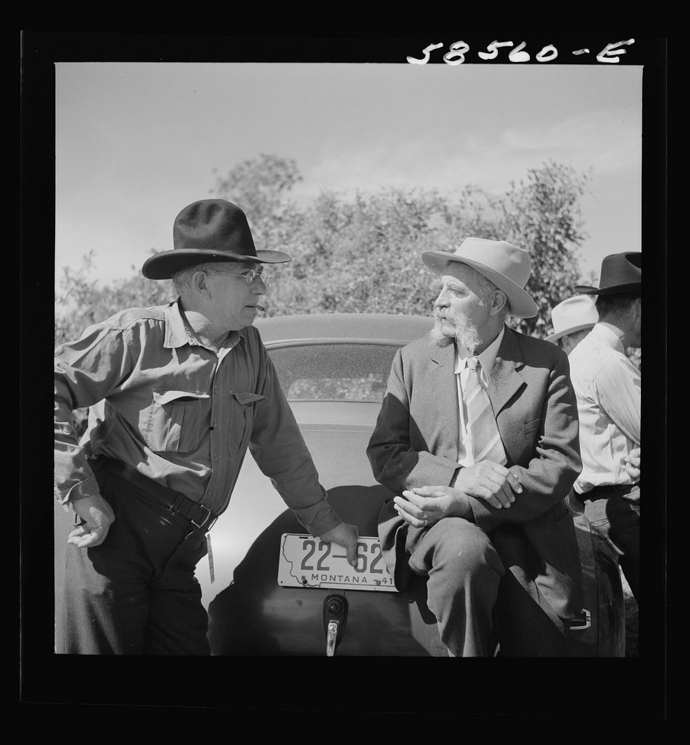 Spear's Siding, Wyola, Montana. Guests at the stockmen's picnic and barbecue. Sourced from the Library of Congress.