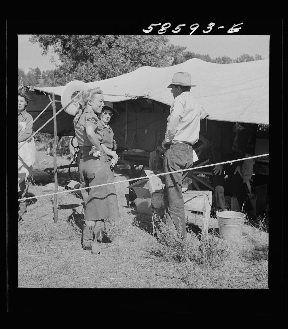 [Untitled photo possibly related to: Sally Rand at the stockmen's picnic and barbecue. Spear's Siding, Wyola, Montana].…