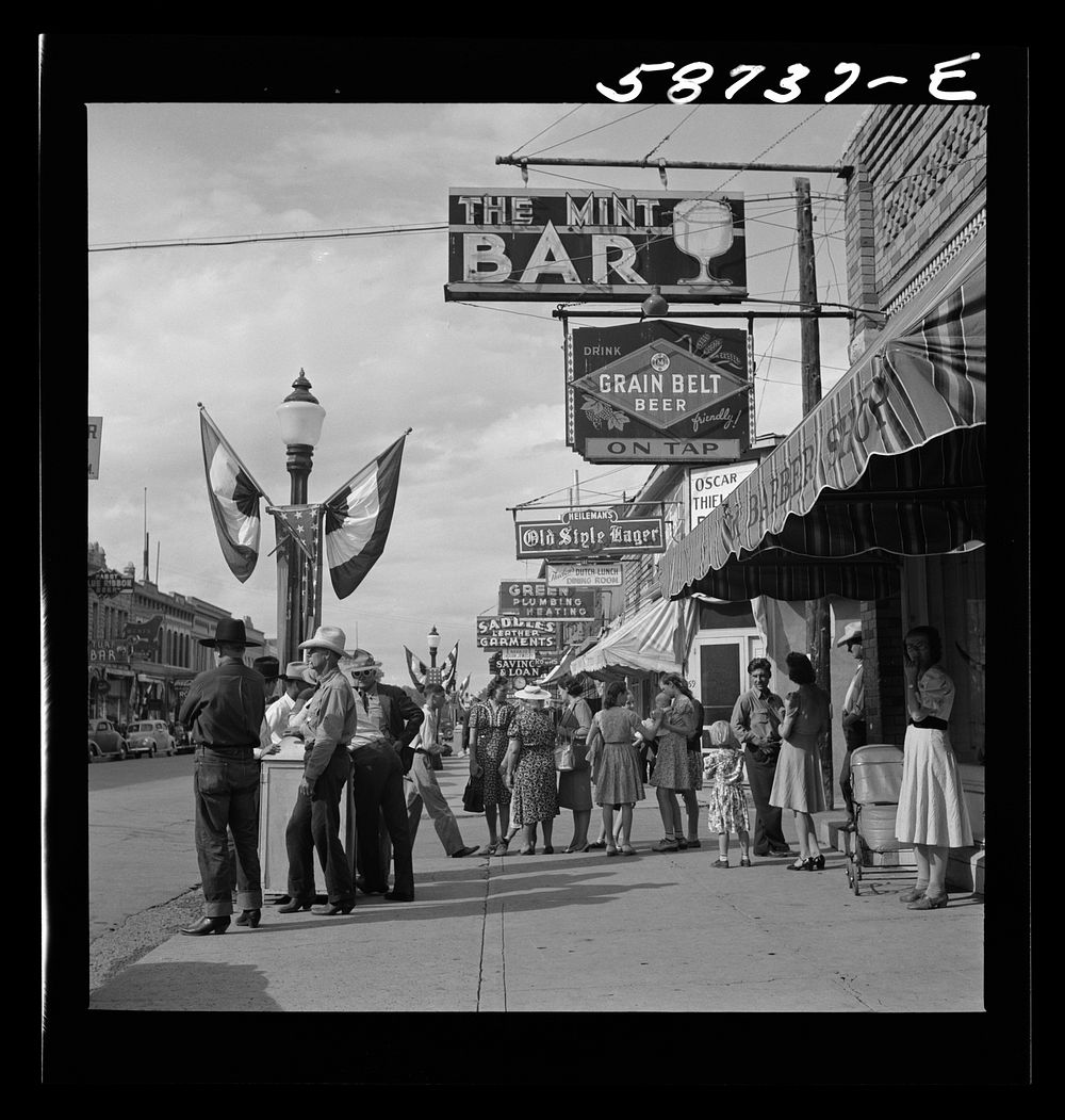 Main street. Sheridan, Wyoming. Sourced from the Library of Congress.