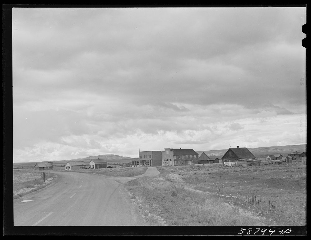 [Untitled photo, possibly related to: Ghost town near Big Piney, Wyoming]. Sourced from the Library of Congress.