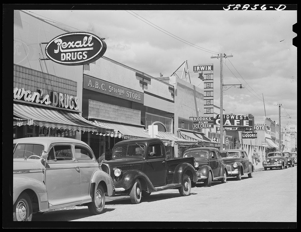 Main street of Craig, Colorado. A new and thriving boom town. Sourced from the Library of Congress.