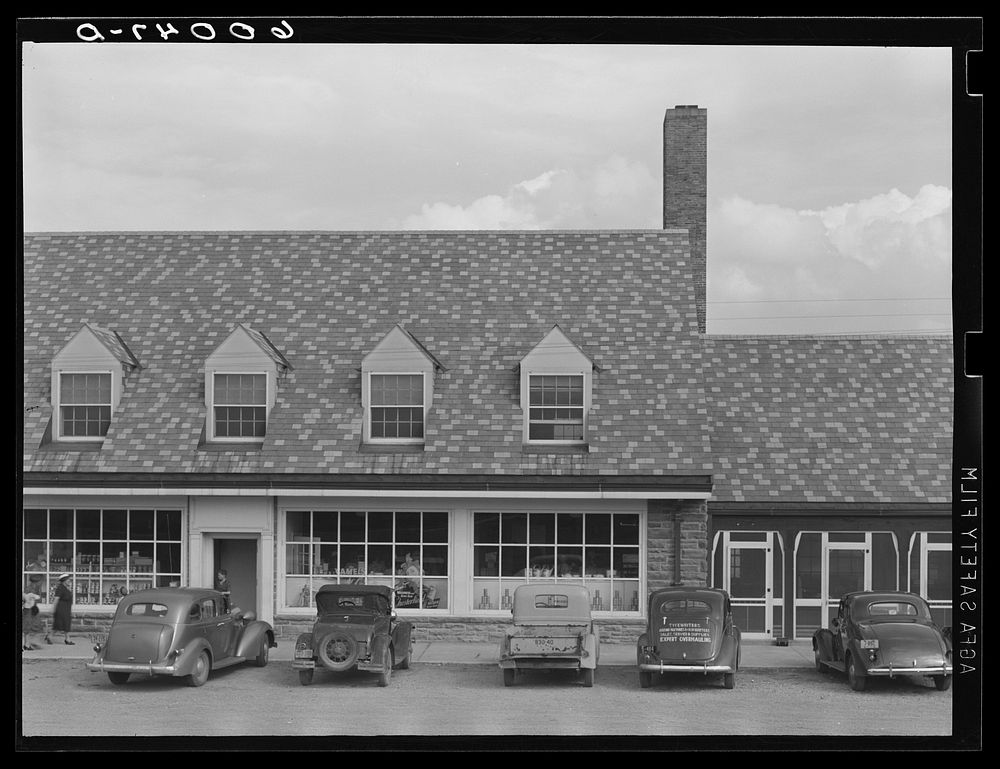 The "trading post" community stores at Tygart Valley Homesteads, West Virginia. Sourced from the Library of Congress.
