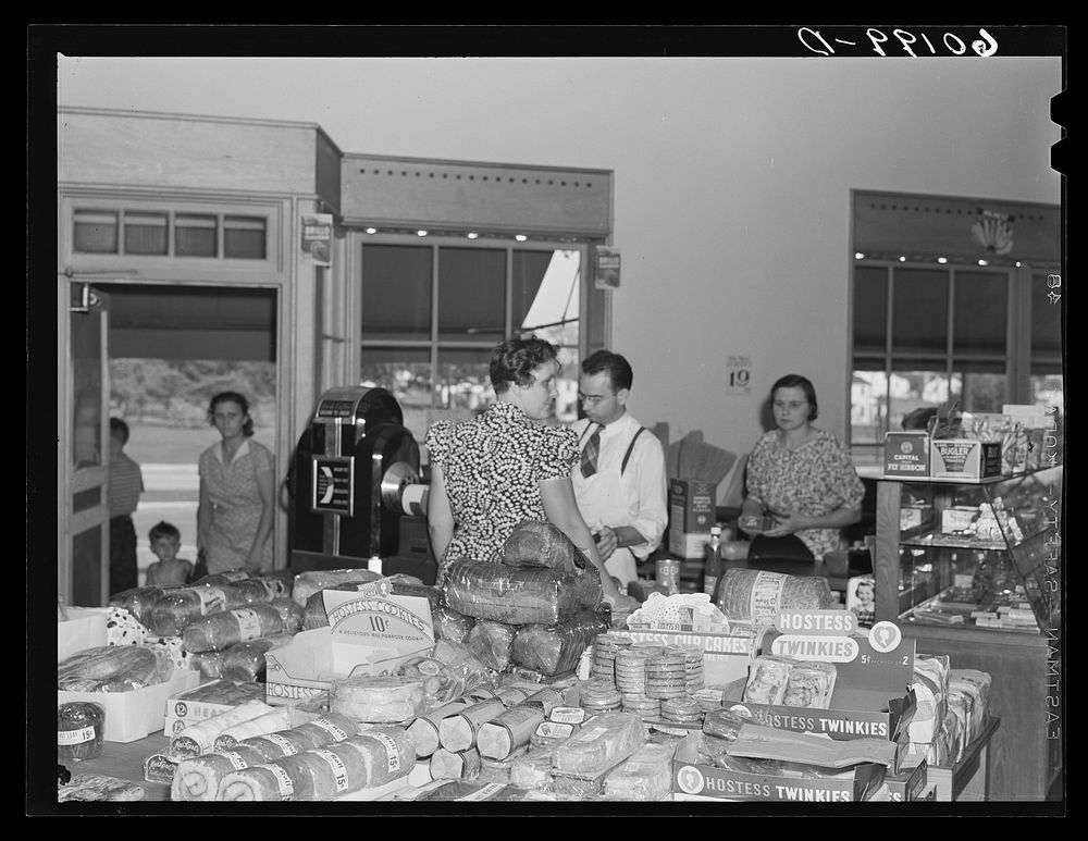 [Untitled photo, possibly related to: Food store. Greendale, Wisconsin]. Sourced from the Library of Congress.