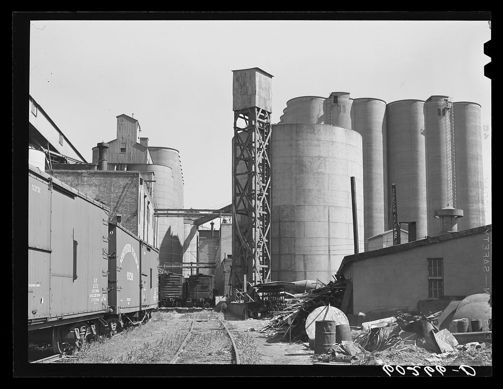 Grain elevators. Minneapolis, Minnesota. Sourced from the Library of Congress.
