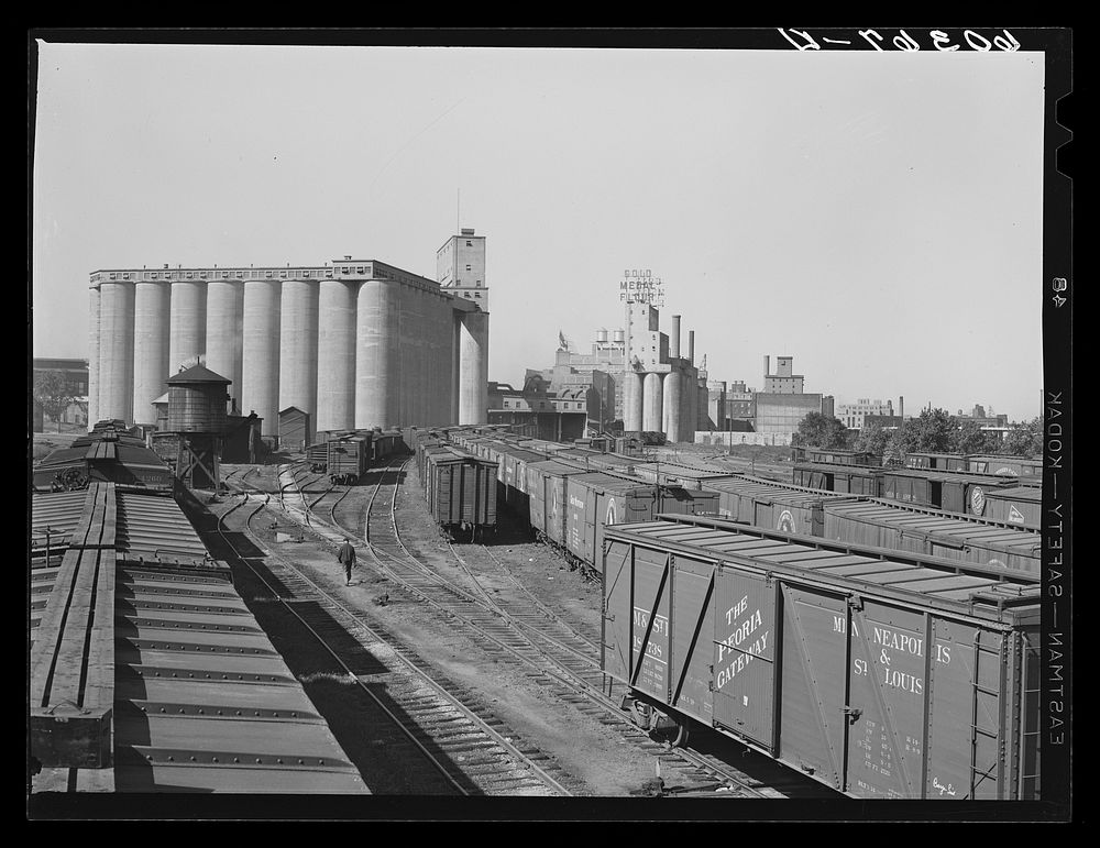 Grain elevators and flour mill district. Minneapolis, Minnesota. Sourced from the Library of Congress.