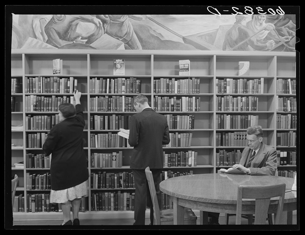 Library at Greenhills, Ohio. Sourced from the Library of Congress.