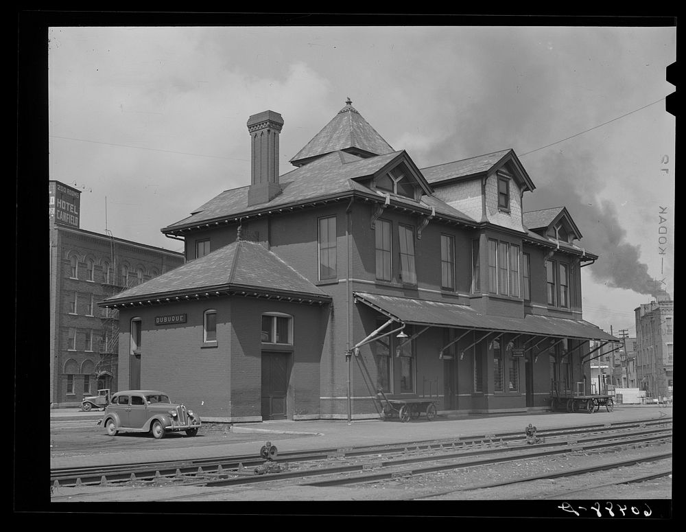 C.M. and St. P.R.R. station. Dubuque, Iowa. Sourced from the Library of Congress.